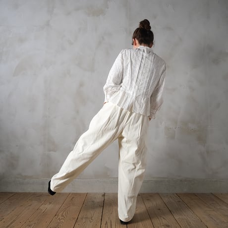 春霞む embroidery blouse
