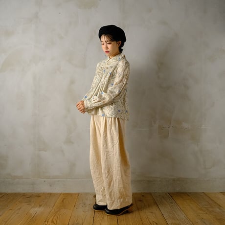 優しき庭 round-collared pullover blouse