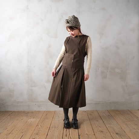言葉なき sleeveless tablier robe