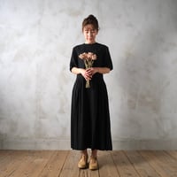 月暈の tucked dress