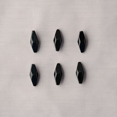 ブラックひし形ビーズ