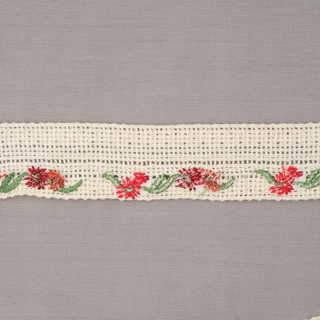 赤いお花刺繍のリボン　ホワイト＜幅29mm＞