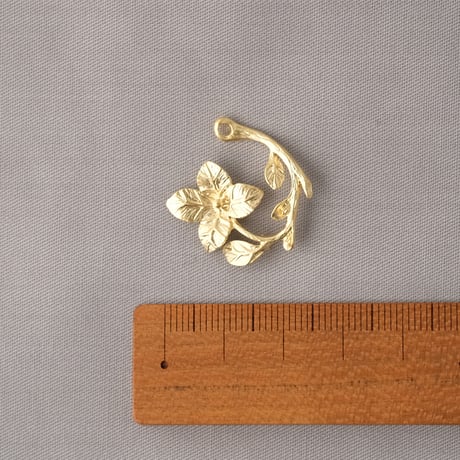 くるんとしたお花のチャーム