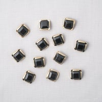 ブラックスクエアボタン