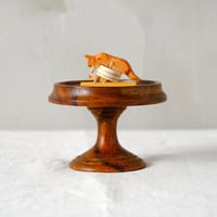 ドイツ工芸品　アヒルをつかまえるキツネ
