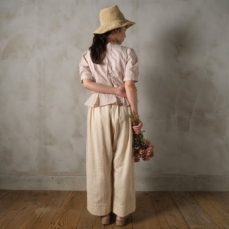 静寂の peplum blouse