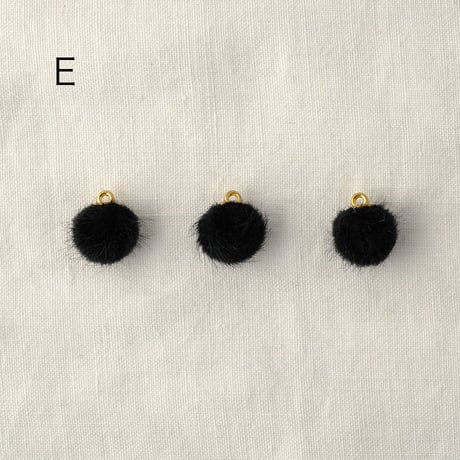 起毛の球体チャーム＜直径約11mm＞