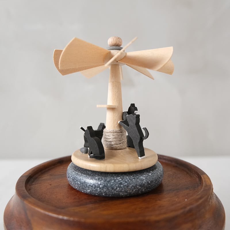 ドイツ工芸品 ネコくるくる S | walet