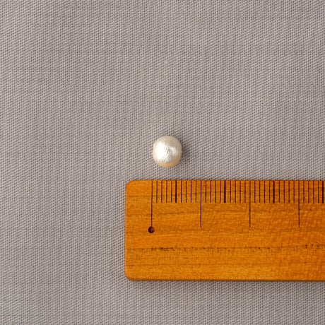 両穴コットンパール　＜6mm＞