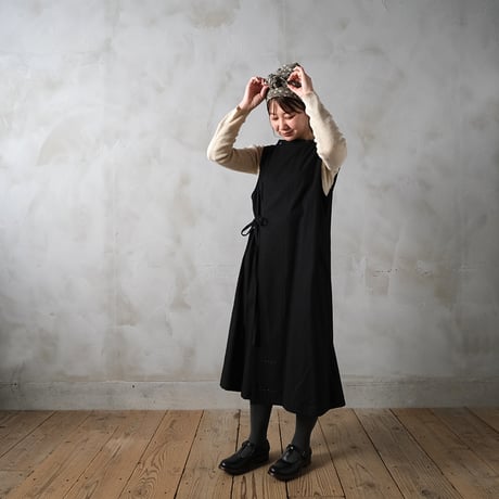 言葉なき sleeveless tablier robe