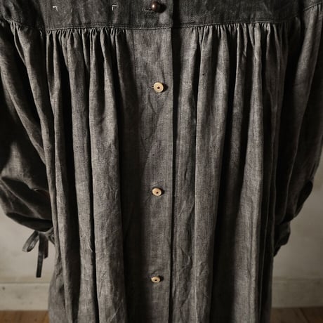 ふかい夜の round yoke dress