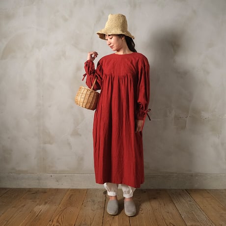 かげとひかりの round yoke dress