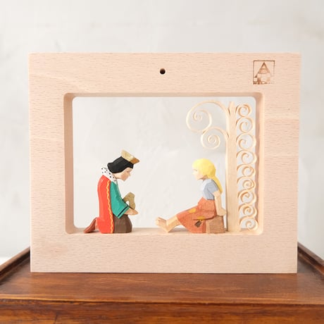 ドイツ工芸品　壁掛けシンデレラ
