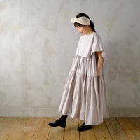 影追う sleeveless cape dress