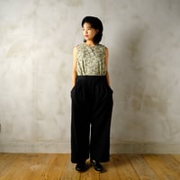 月にぬれた花 back open sleeveless blouse