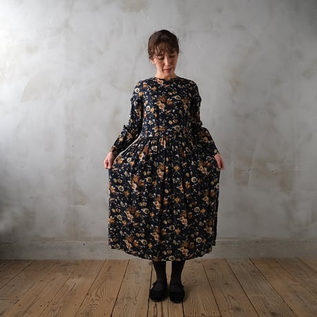 さきだつ秋草 gather one-piece dress