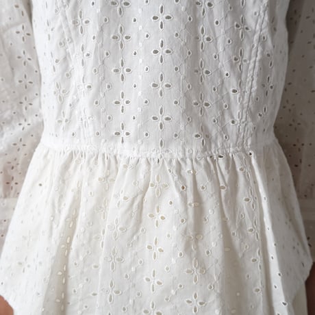 春霞む embroidery blouse