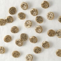 アンティーク調　花模様のボタン