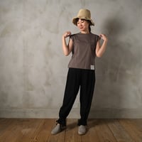 sleeveless tops
