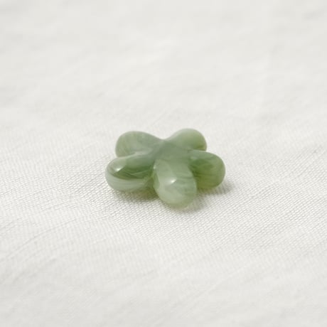 いびつなお花のビーズ