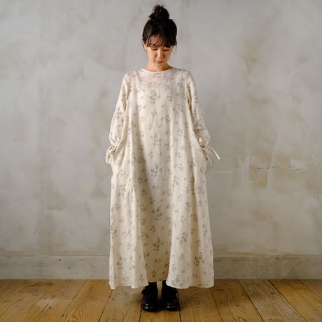路傍の花　flare dress