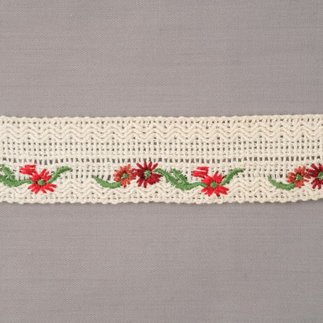 赤いお花刺繍のリボン　ホワイト＜幅29mm＞