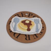 poufferderire　パンケーキワッペン　バッジ　ブローチ