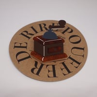 Poufferderire　レトロ コーヒーミル　ブローチ