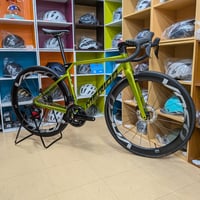 （在庫限りの限定特価）【MERIDA・SCULTURA CF3 105Di2 カスタム