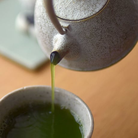 空間鋳造 鉄急須 Egg 小 Champagne（白金色）