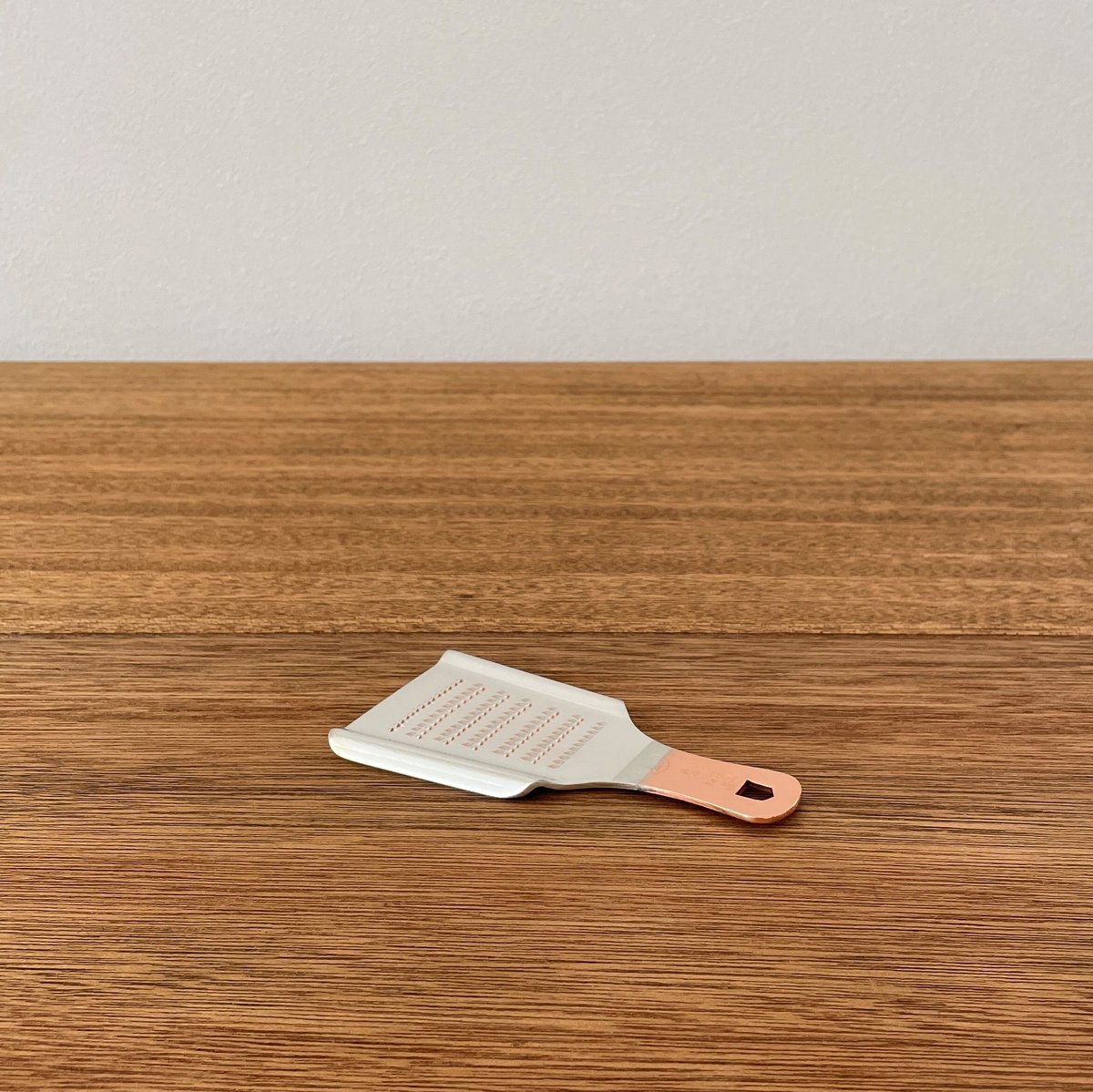 新光堂 おろし器 5寸 純銅 手造り 日本製 銅 工芸 楽天市場】新光金属 新光堂作 鎚起銅器 5寸 純銅おろし器 純銅