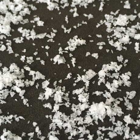 男鹿半島の藻塩 タッパー丸型 80g