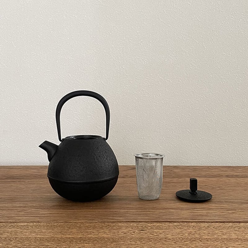 空間鋳造 鉄急須 Egg 中 PureBlack | YAOCA(やおか)日日の道具 空間鋳造 鉄急須 Egg 中 PureBlack | YAOCA(やおか)日日の道具