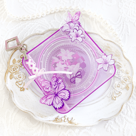 【アクリルフレーム】アクリル缶バッジケース (レースアップ)【猩猩吃屁 推し活グッズ】缶バッジ・アクスタ用