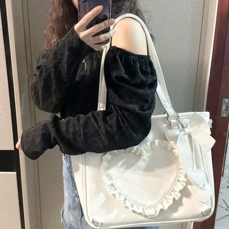 【CHERRY SAUCE】ハートパッチ付きフェイクレザー痛バッグ【推し活グッズ】