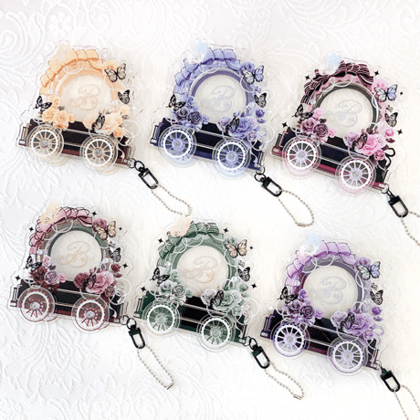 【アクリルフレーム 推し活グッズ】馬車型アクリル缶バッジフレーム【猩猩吃屁】缶バッジ・アクスタ用