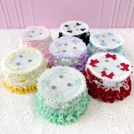 【G.triGerオリジナル 推し活グッズ】ホールケーキ型ロゼット【缶バッジ痛ロゼット】