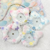 推し活グッズ ふわふわ猫耳ボールチェーン付きロゼット【缶バッジ 痛ロゼット】