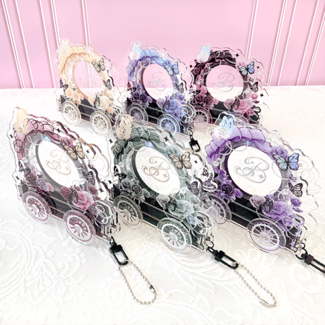 【アクリルフレーム 推し活グッズ】馬車型アクリル缶バッジフレーム【猩猩吃屁】缶バッジ・アクスタ用