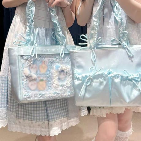 【FUYUUNEKO】二連ぬいポーチ付きサテン痛バッグ milk dolly【推し活グッズ】