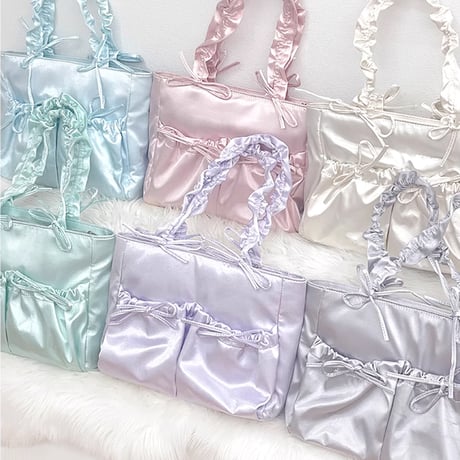 【FUYUUNEKO】二連ぬいポーチ付きサテン痛バッグ milk dolly【推し活グッズ】