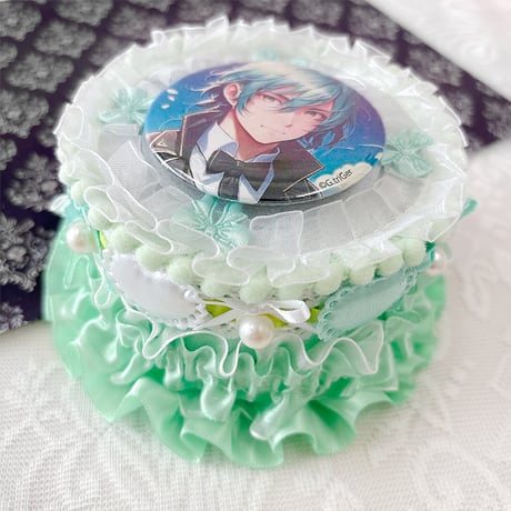 【G.triGerオリジナル 推し活グッズ】ホールケーキ型ロゼット【缶バッジ痛ロゼット】