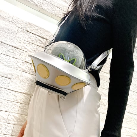 仮面ライダーオーズ 痛バッグ 痛バ 缶バッジ3個付き 斜めがけバッグ 公式 痛バ ショルダー 痛バッグ バック シンプル レザー調 黒 白