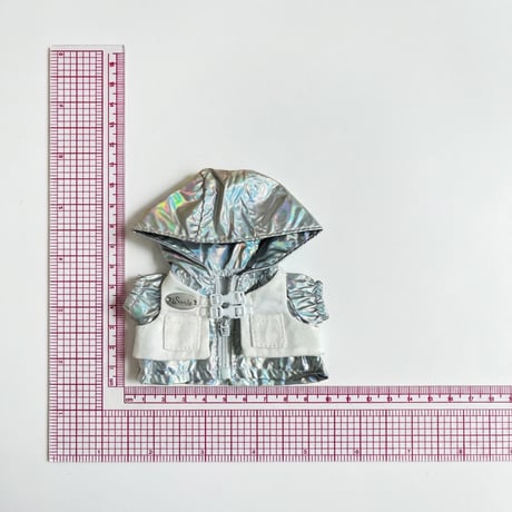 【ぬい服】 10cm ぬいぐるみ用 銀色フェイクレイヤード風 ウィンドブレーカー