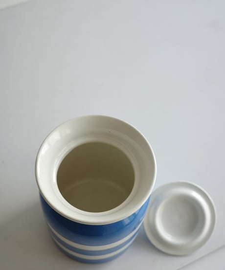 Canister
