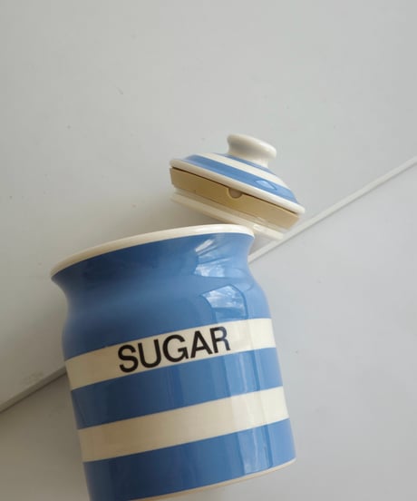 Canister