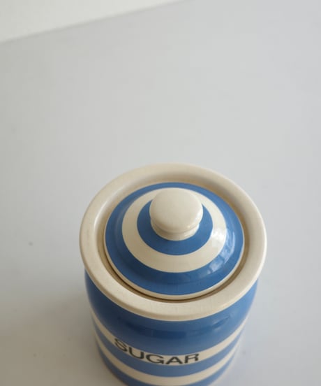 Canister