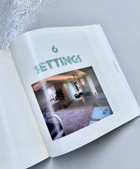 Coffee Table Book  ①