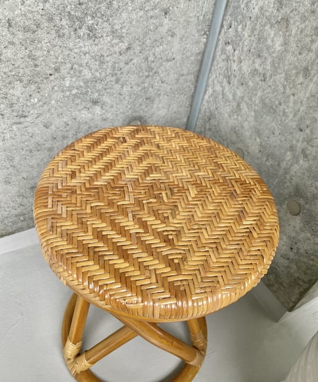 Stool (Table)
