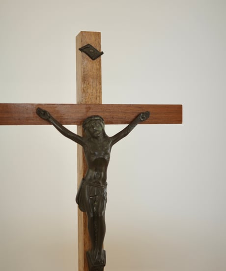 Crucifix (L